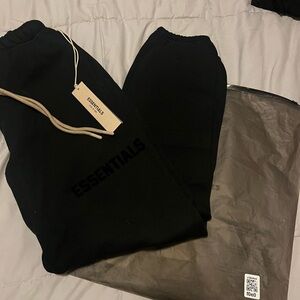 ESSENTIALS black joggers